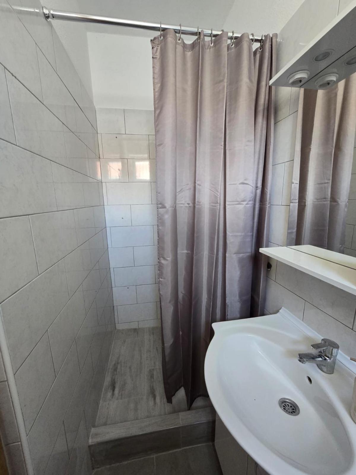 Apartmani Mlinar9 #2 Gornji Karin Eksteriør bilde